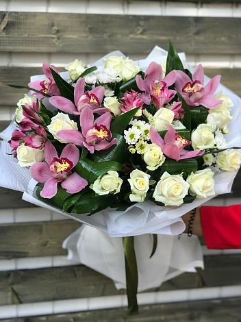 Букет цветов из: Розы и Хризантемы в Егорлыкской