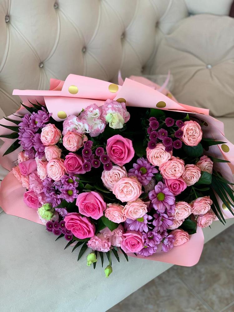 Букет цветов из: Хризантемы, Розы и Лизиантусы в Егорлыкской