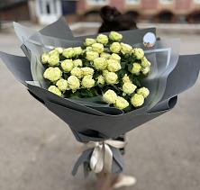 Букет Белые кустовые розы Солинеро в Егорлыкской