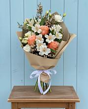 Букет цветов из:  Альстромерии, Лизиантусы, Розы и Хризантемы #REPLACE_PRED# Егорлыкской