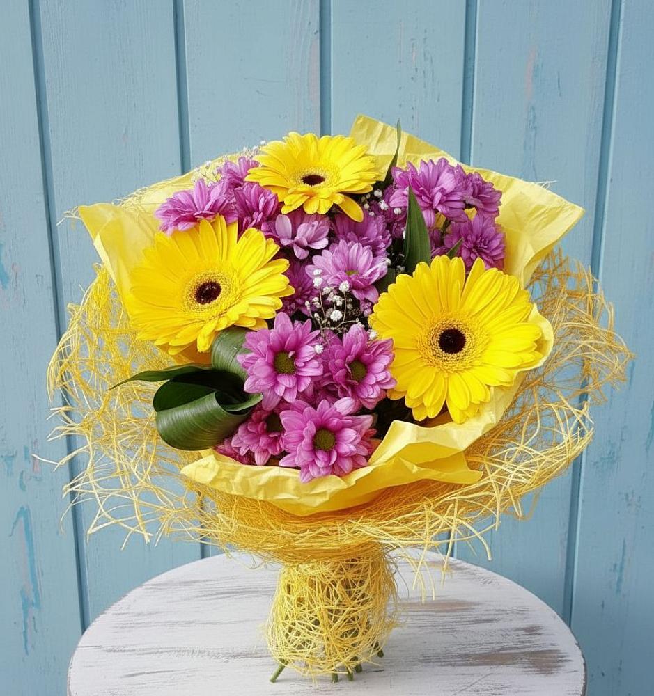 Букет цветов из: Хризантемы и Герберы в Егорлыкской