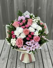 Букет цветов из:  Альстромерии, Гвоздики, Розы и Хризантемы в Егорлыкской