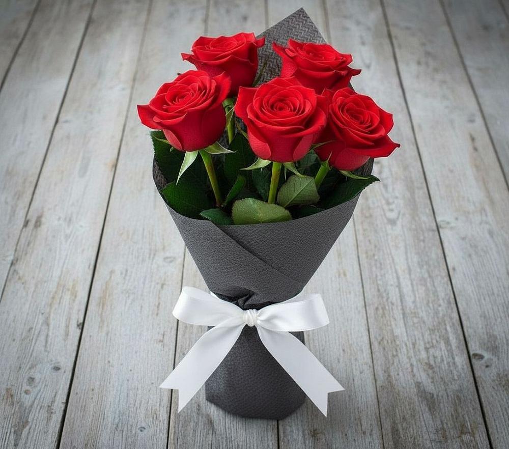 Букет 5 Красных роз Эдлесс Лав в Егорлыкской
