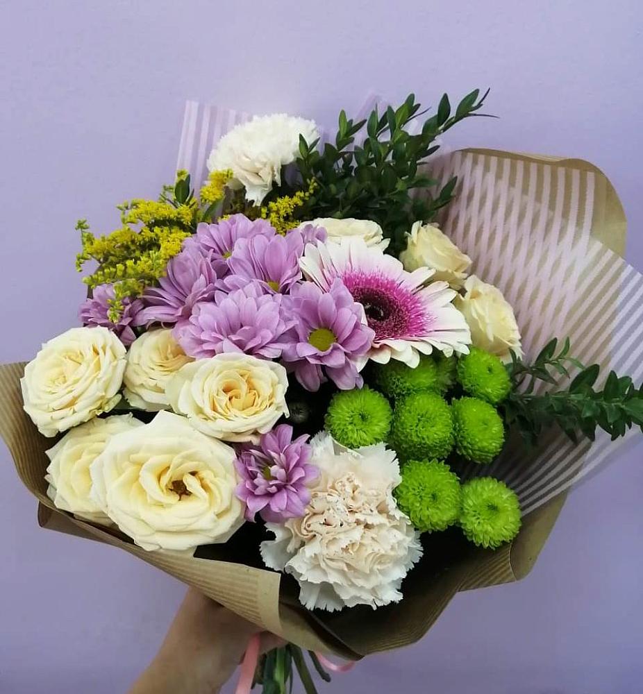 Букет цветов из: Хризантемы, Розы, Гвоздики и Герберы в Егорлыкской