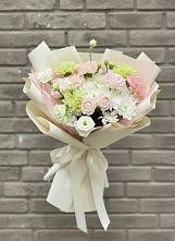 Букет цветов из:  Гвоздики, Розы, Лизиантусы и Хризантемы #REPLACE_PRED# Егорлыкской
