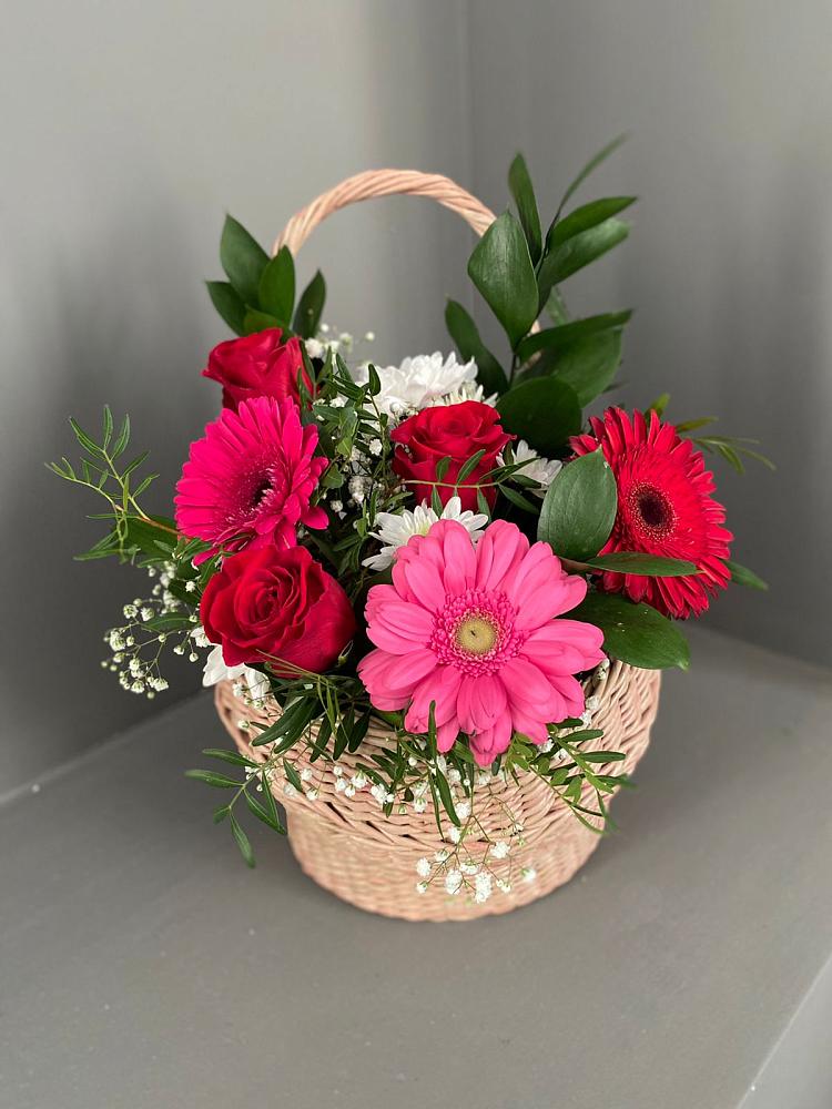Цветочная композиция из Розы, Хризантемы и Герберы в корзине в Егорлыкской
