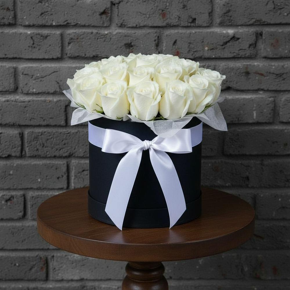 Цветочная композиция из Розы в шляпной коробке в Егорлыкской