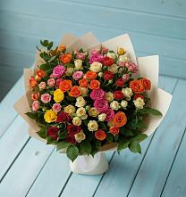Букет Микс из разноцветных кустовых роз в Егорлыкской