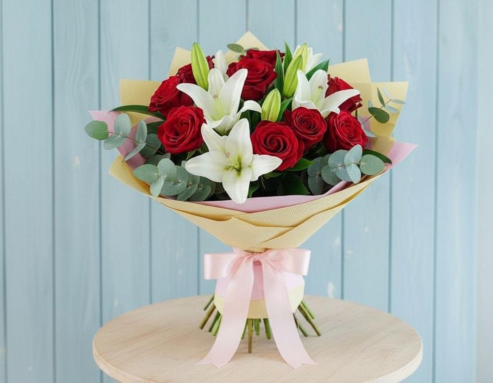 Букет цветов из: Лилии и Розы в Егорлыкской